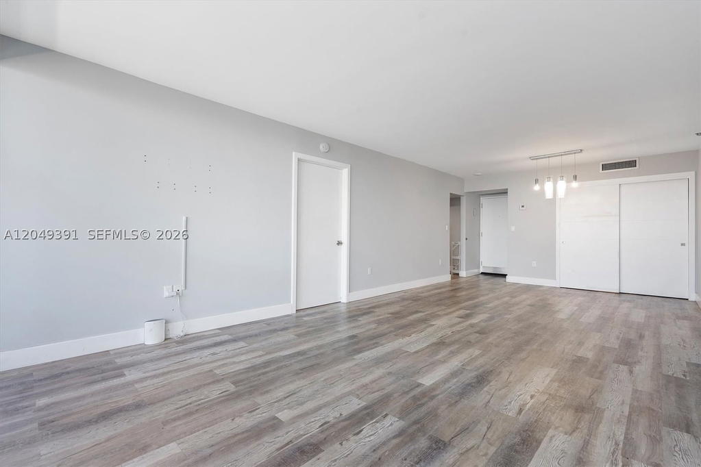 Real estate property located at 20515 Country Club Dr #2044, Miami-dade, Waterview Condo, Aventura, FL