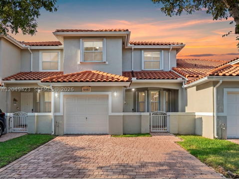 Real estate property located at 10183 43rd Ter, Miami-dade, Doral Chase, Doral, FL