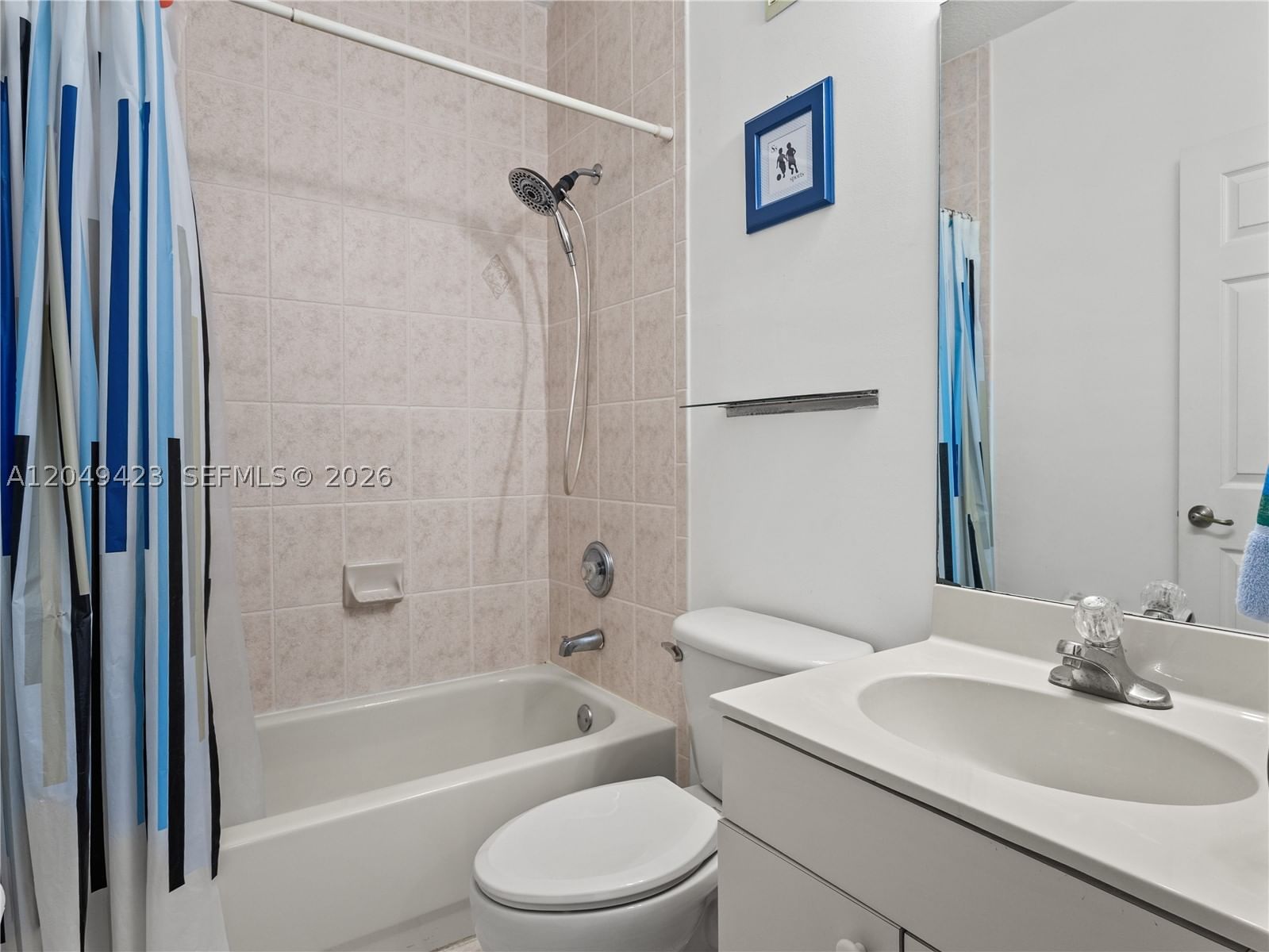 Real estate property located at 10183 43rd Ter, Miami-dade, Doral Chase, Doral, FL