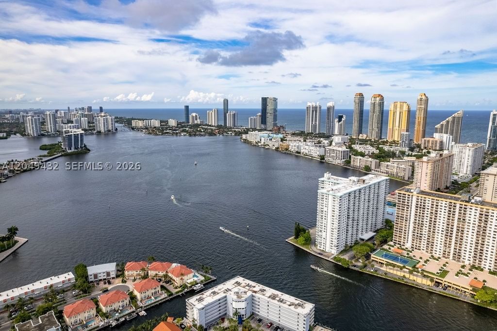 Real estate property located at 301 174th St L05, Miami-dade, Winston Towers 500 Condo, Sunny Isles Beach, FL