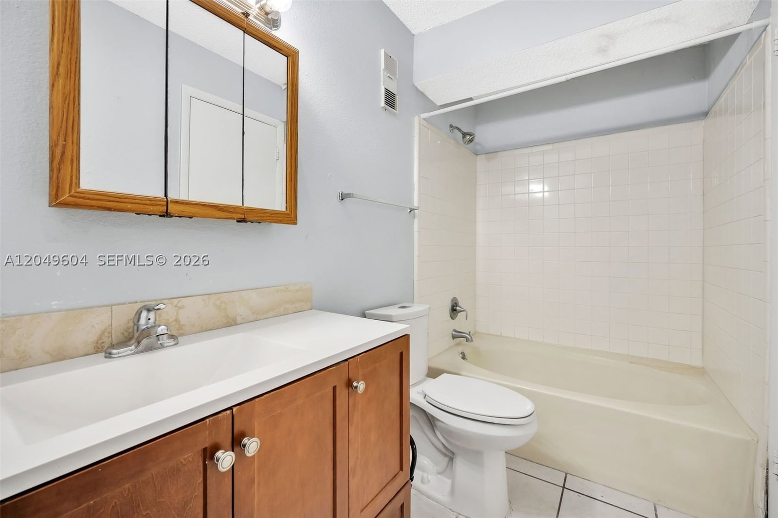 Real estate property located at 15560 104th TER #611, Miami-dade, Biscayne Beach Club Condo, Miami, FL