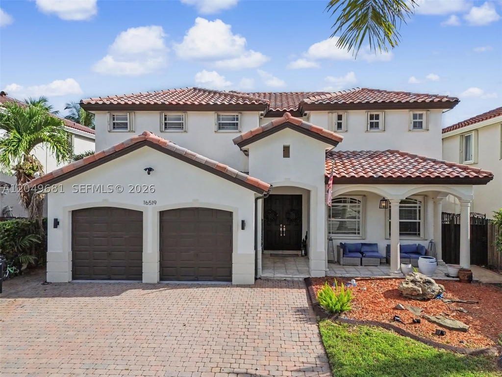 Real estate property located at 16519 67th Ter, Miami-dade, Crestview Lakes 1st Addn, Miami, FL