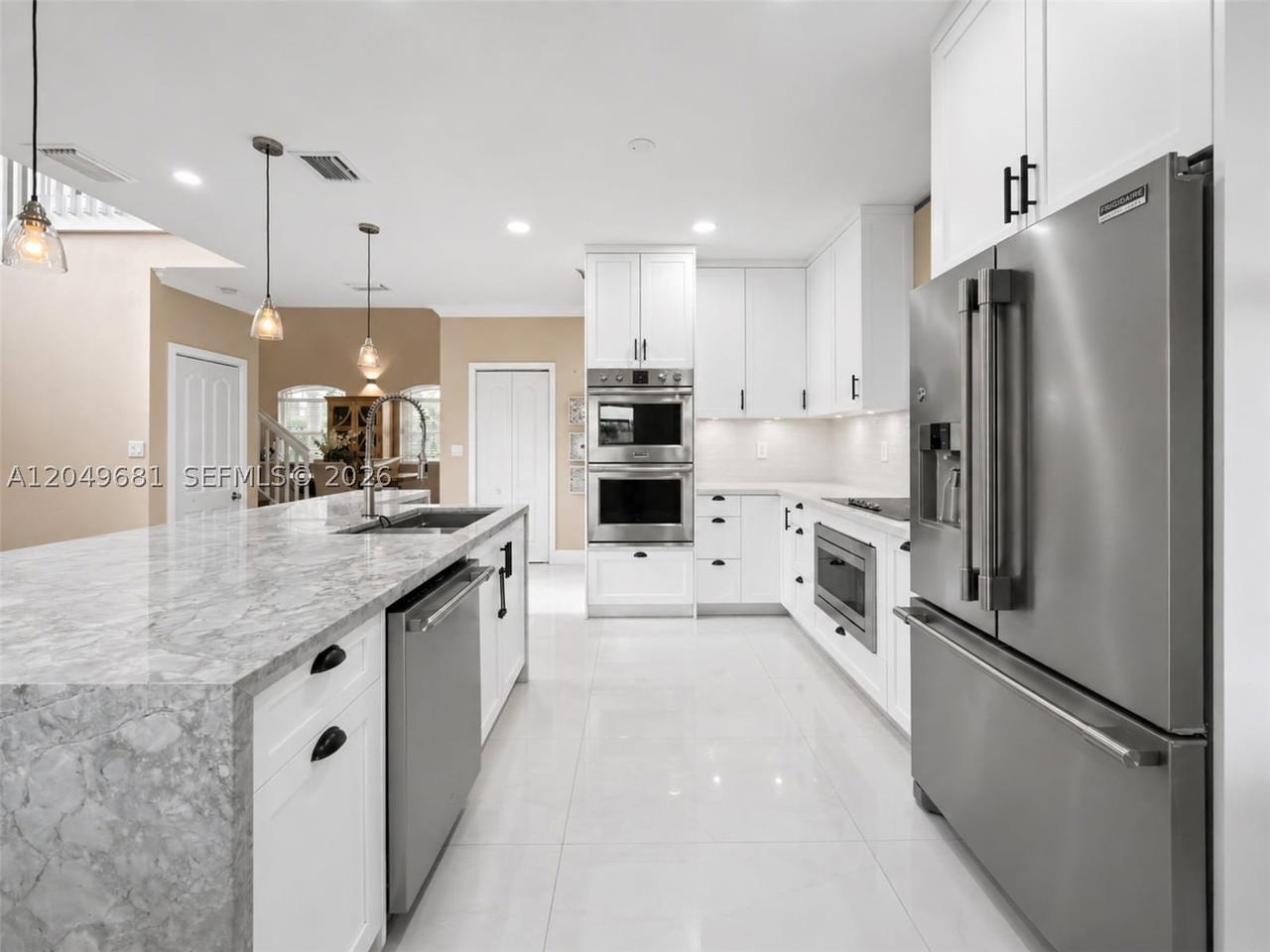 Real estate property located at 16519 67th Ter, Miami-dade, Crestview Lakes 1st Addn, Miami, FL
