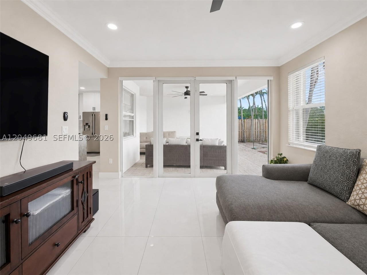 Real estate property located at 16519 67th Ter, Miami-dade, Crestview Lakes 1st Addn, Miami, FL