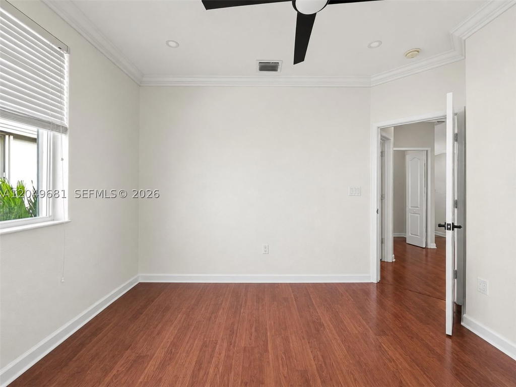 Real estate property located at 16519 67th Ter, Miami-dade, Crestview Lakes 1st Addn, Miami, FL