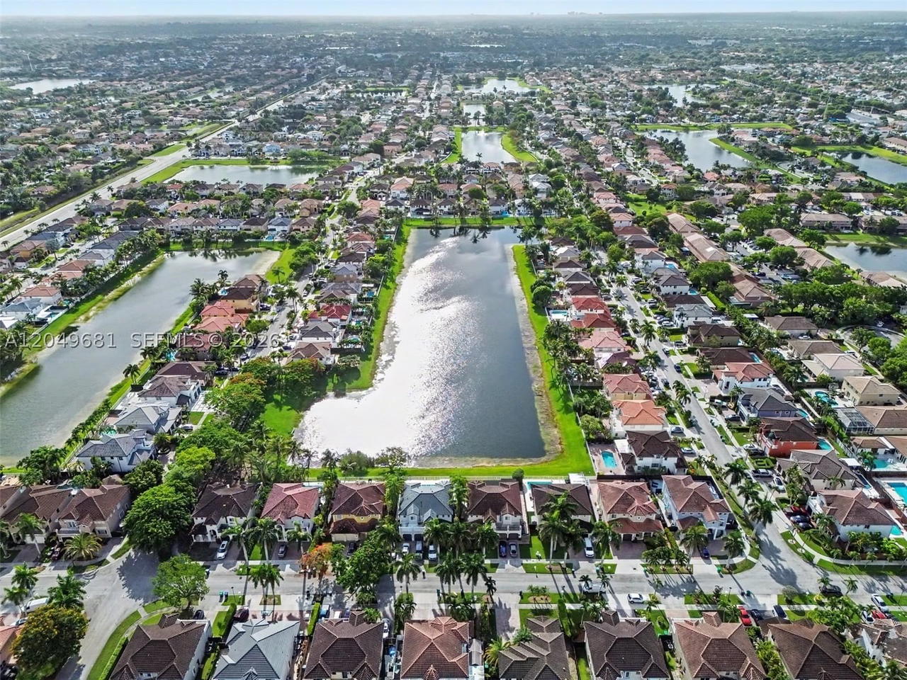 Real estate property located at 16519 67th Ter, Miami-dade, Crestview Lakes 1st Addn, Miami, FL