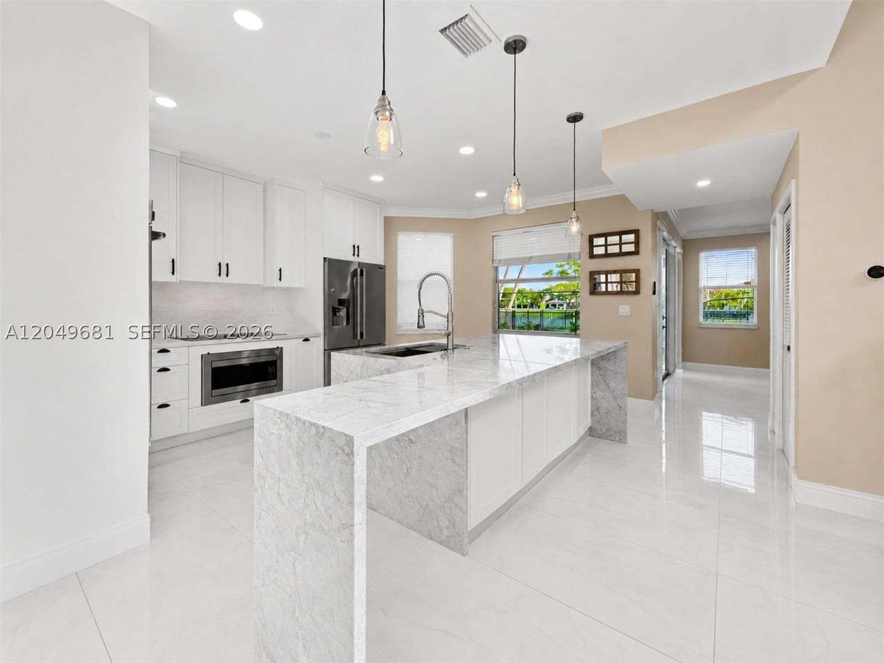Real estate property located at 16519 67th Ter, Miami-dade, Crestview Lakes 1st Addn, Miami, FL