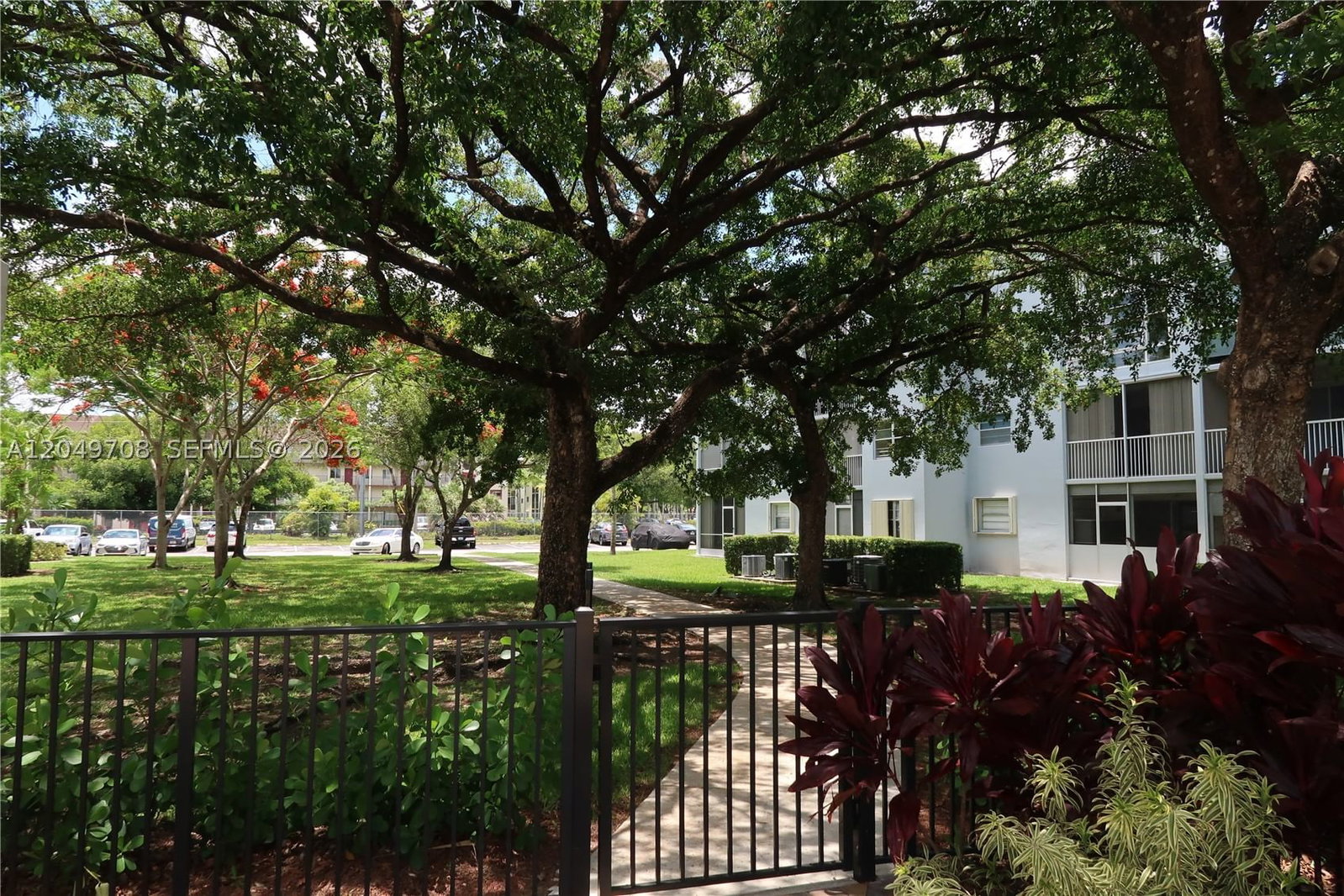 Real estate property located at 1401 128th Ter #211H, Broward, Cambridge At Century Vill, Pembroke Pines, FL