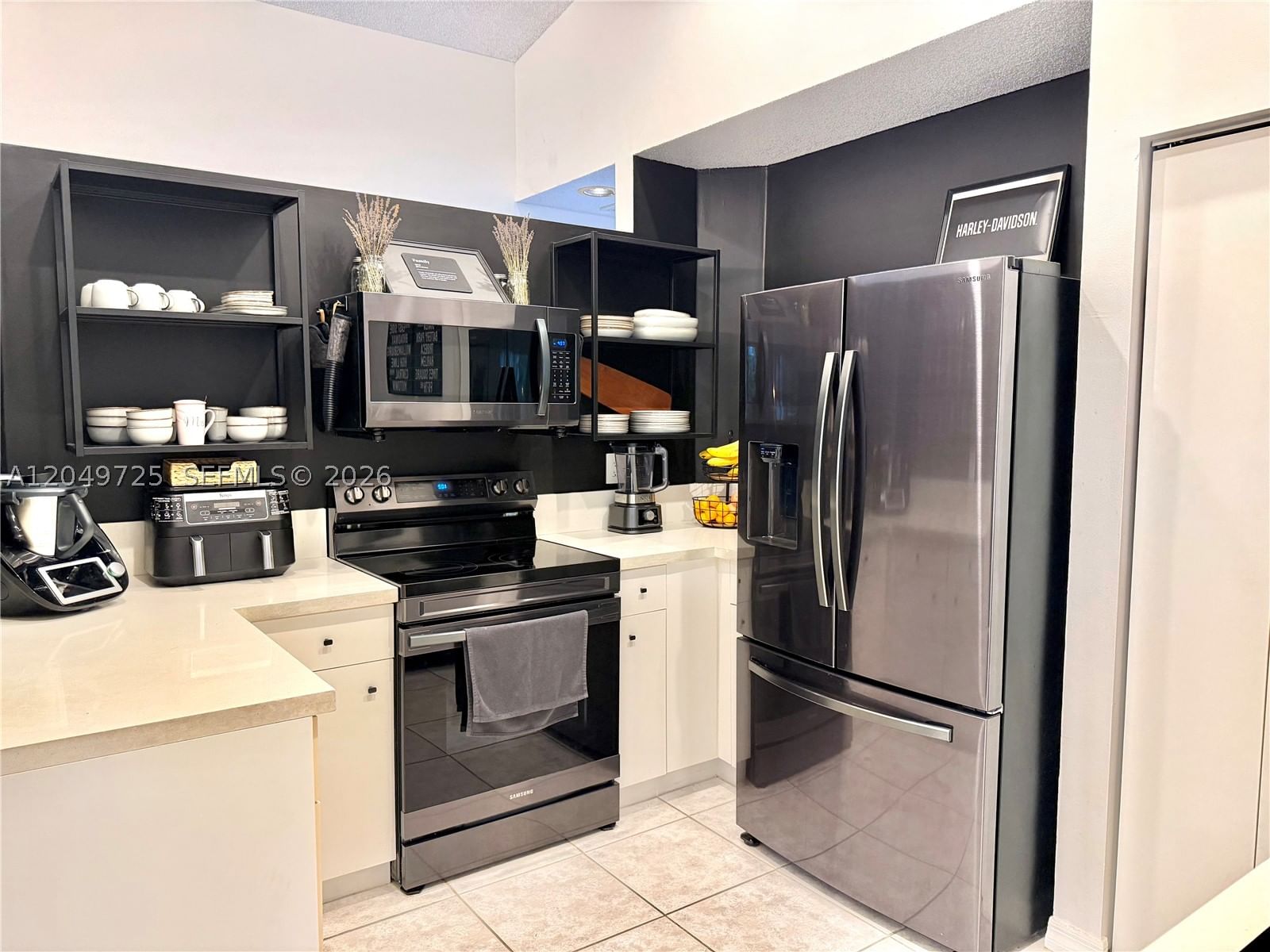 Real estate property located at 1333 Majesty Ter, Broward, Sector 2-parcels 21a 25 2, Weston, FL