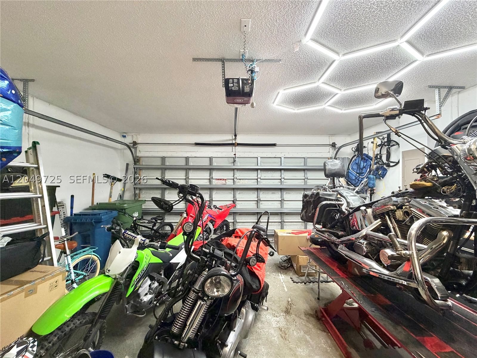 Real estate property located at 1333 Majesty Ter, Broward, Sector 2-parcels 21a 25 2, Weston, FL