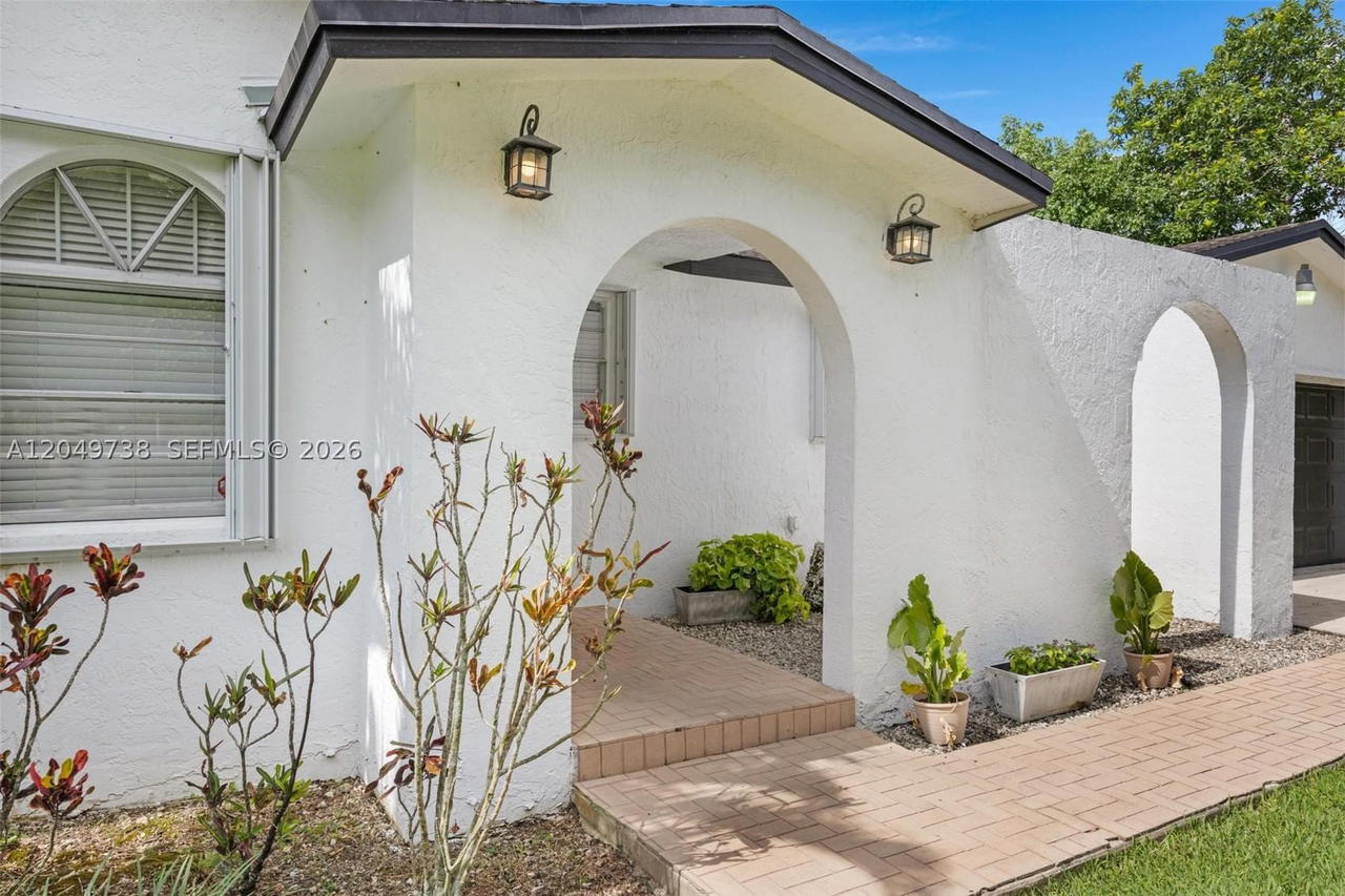 Real estate property located at 15940 283rd St, Miami-dade, Waldin Park Estates, Homestead, FL