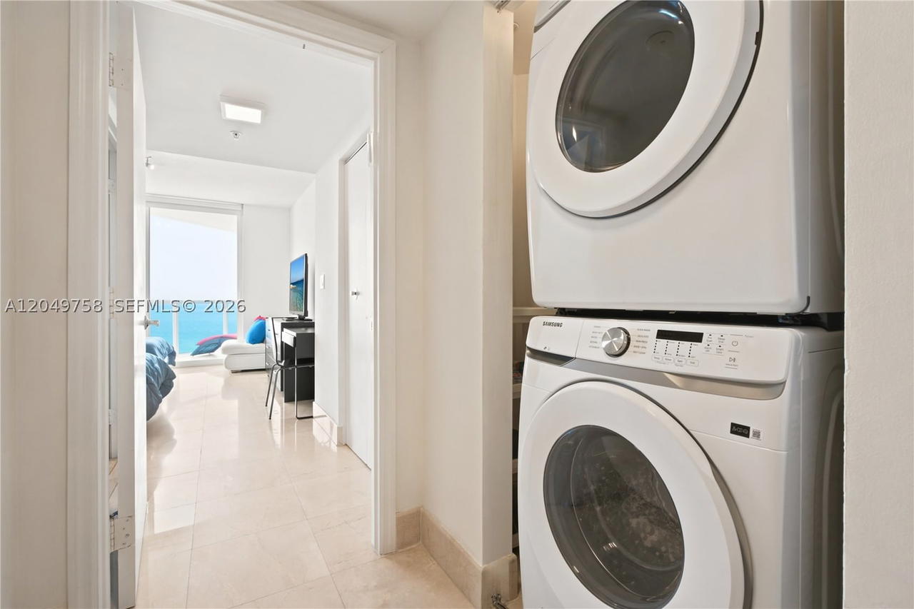 Real estate property located at 16699 Collins Ave #1604, Miami-dade, La Perla Condo, Sunny Isles Beach, FL
