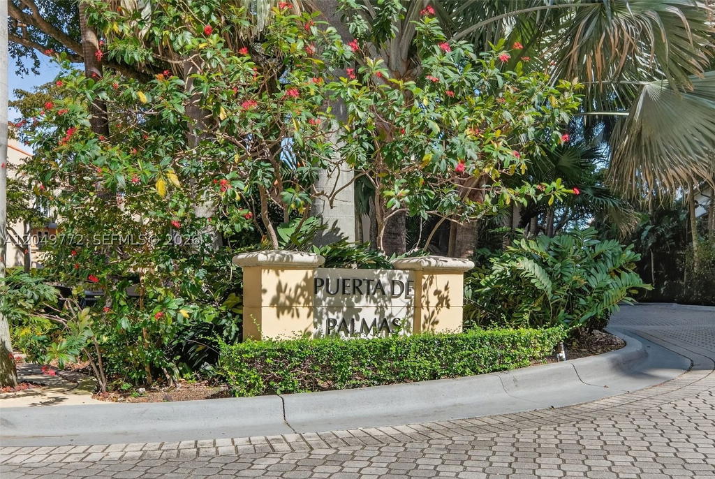 Real estate property located at 888 Douglas #806, Miami-dade, Puerta De Palmas Condo, Coral Gables, FL