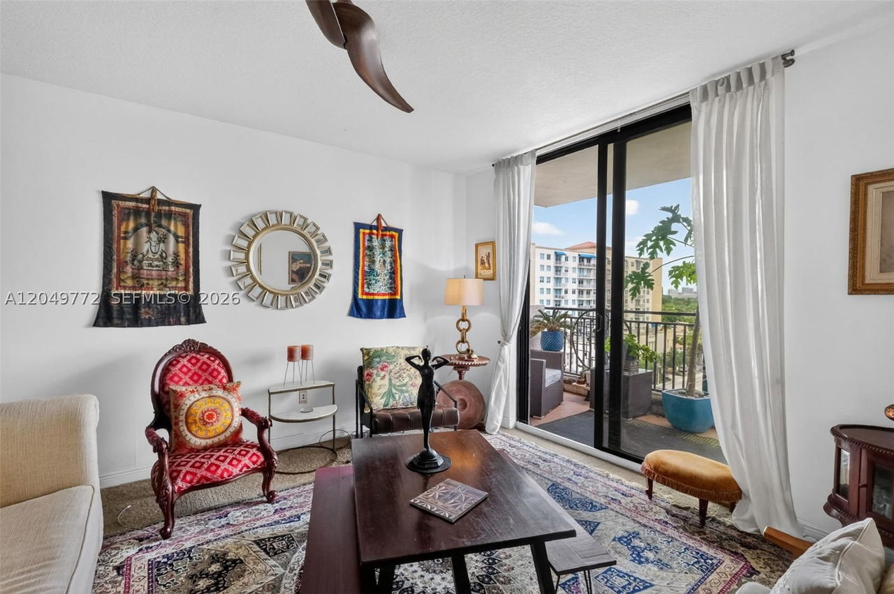 Real estate property located at 888 Douglas #806, Miami-dade, Puerta De Palmas Condo, Coral Gables, FL