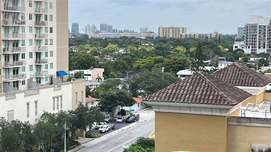 Real estate property located at 888 Douglas #806, Miami-dade, Puerta De Palmas Condo, Coral Gables, FL