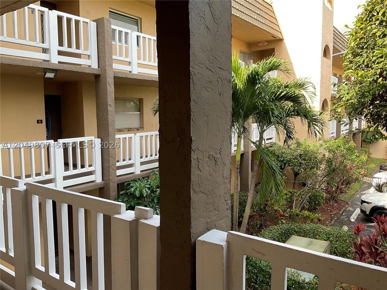 Real estate property located at 9201 Sunrise Lakes Blvd #205, Broward, Sunrise Lakes 108 Condo, Sunrise, FL