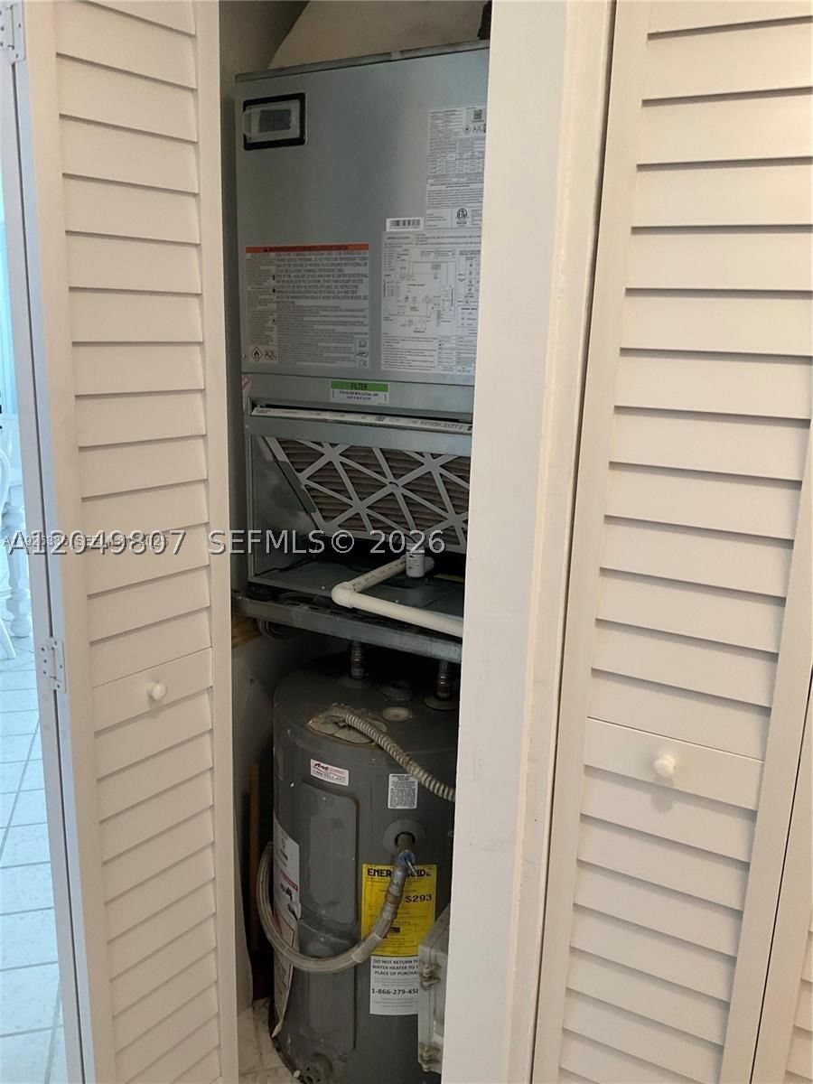 Real estate property located at 9201 Sunrise Lakes Blvd #205, Broward, Sunrise Lakes 108 Condo, Sunrise, FL