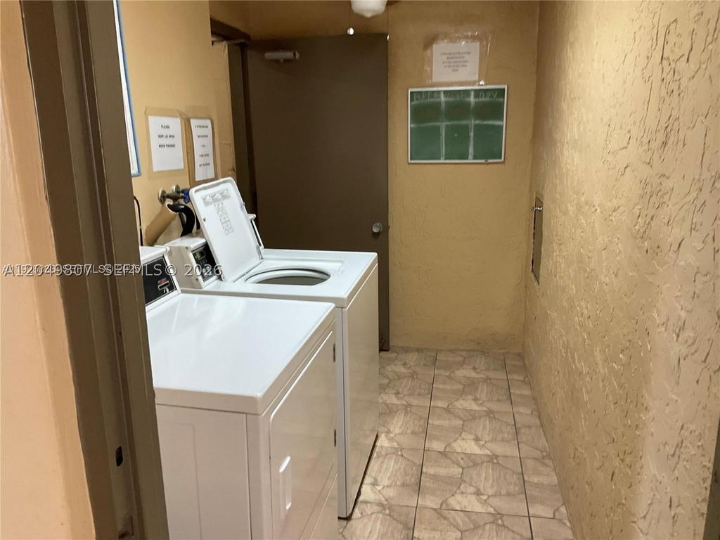 Real estate property located at 9201 Sunrise Lakes Blvd #205, Broward, Sunrise Lakes 108 Condo, Sunrise, FL