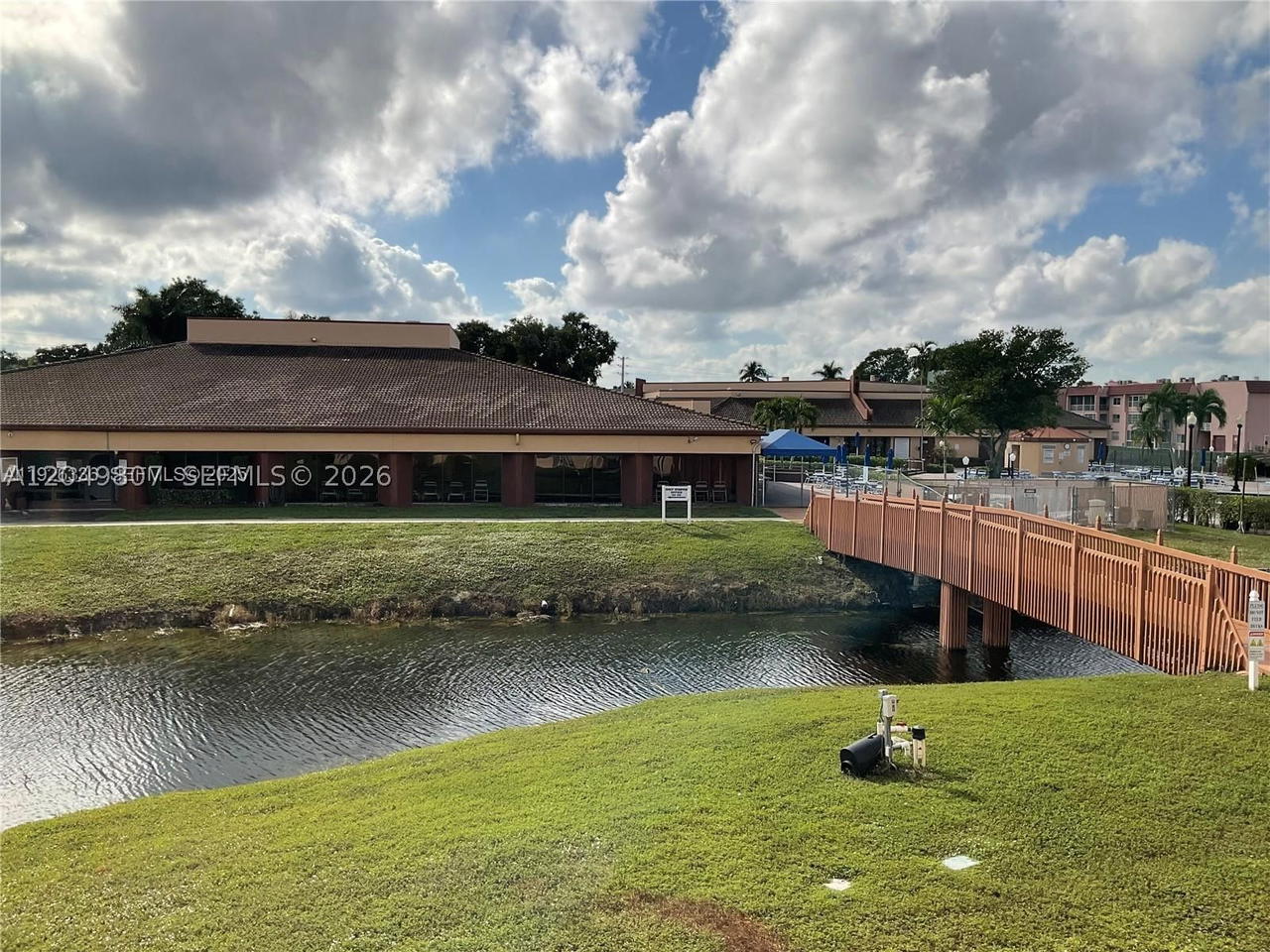 Real estate property located at 9201 Sunrise Lakes Blvd #205, Broward, Sunrise Lakes 108 Condo, Sunrise, FL