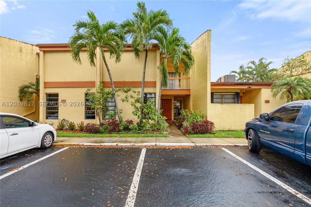 Real estate property located at 1580 93rd Ave #300, Broward, Westview Condominium No F, Pembroke Pines, FL