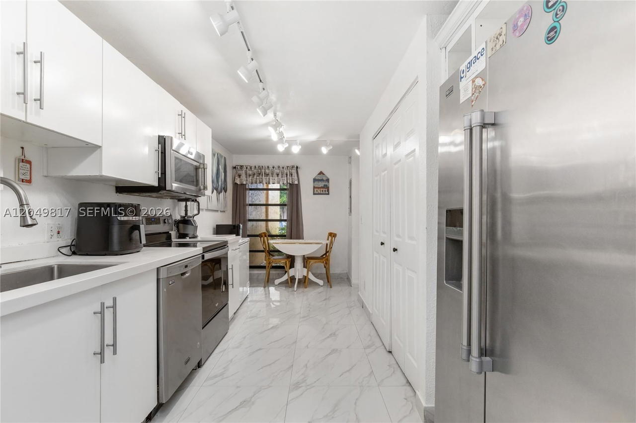 Real estate property located at 1580 93rd Ave #300, Broward, Westview Condominium No F, Pembroke Pines, FL
