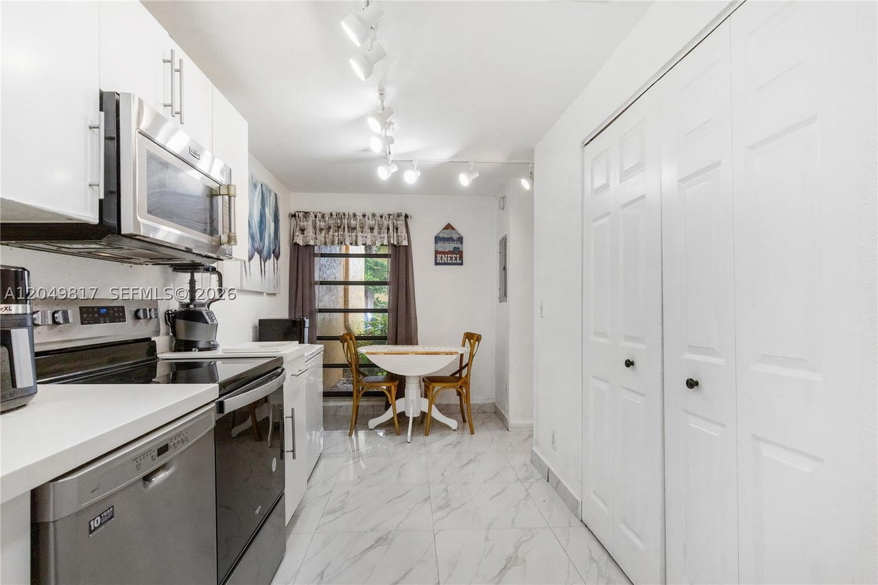 Real estate property located at 1580 93rd Ave #300, Broward, Westview Condominium No F, Pembroke Pines, FL