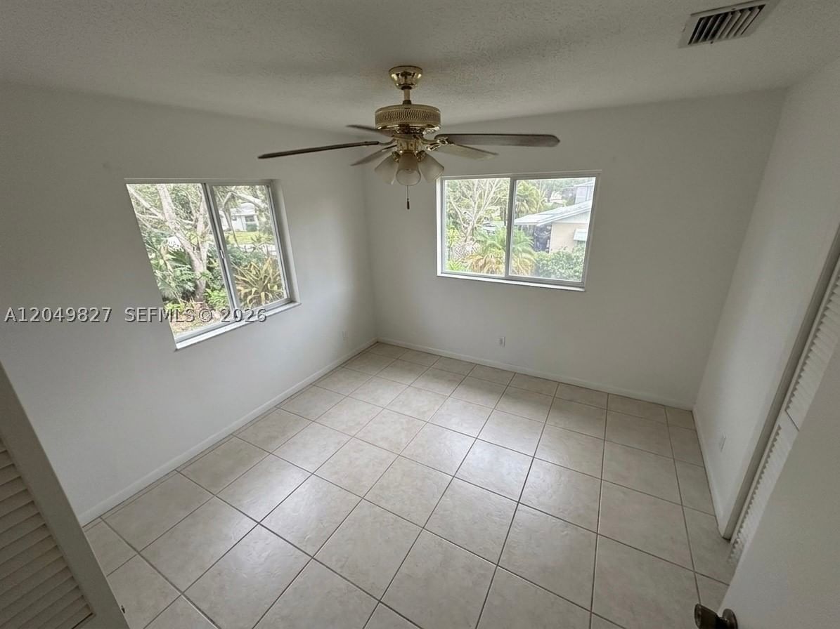 Real estate property located at 3851 210th Ter, Miami-dade, Vista Verde Sec 2, Miami Gardens, FL