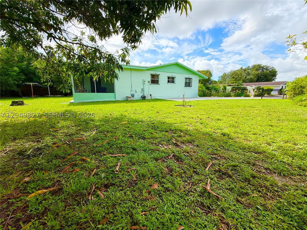 Real estate property located at 3851 210th Ter, Miami-dade, Vista Verde Sec 2, Miami Gardens, FL