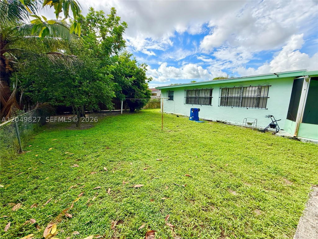 Real estate property located at 3851 210th Ter, Miami-dade, Vista Verde Sec 2, Miami Gardens, FL