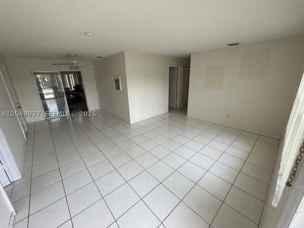 Real estate property located at 3851 210th Ter, Miami-dade, Vista Verde Sec 2, Miami Gardens, FL
