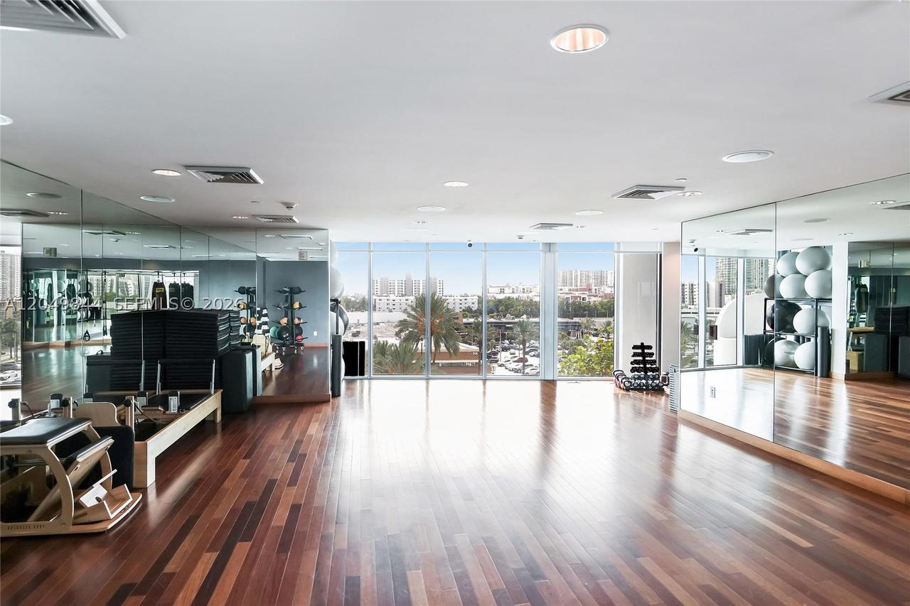 Real estate property located at 17001 Collins Ave #1401, Miami-dade, Jade Beach Condo, Sunny Isles Beach, FL