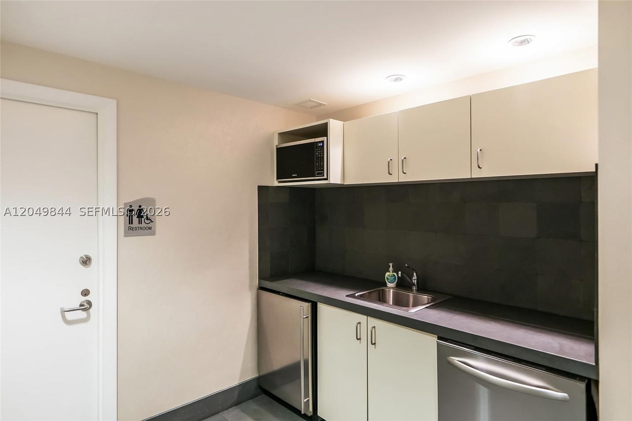 Real estate property located at 17001 Collins Ave #1401, Miami-dade, Jade Beach Condo, Sunny Isles Beach, FL
