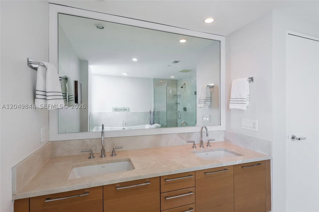 Real estate property located at 17001 Collins Ave #1401, Miami-dade, Jade Beach Condo, Sunny Isles Beach, FL