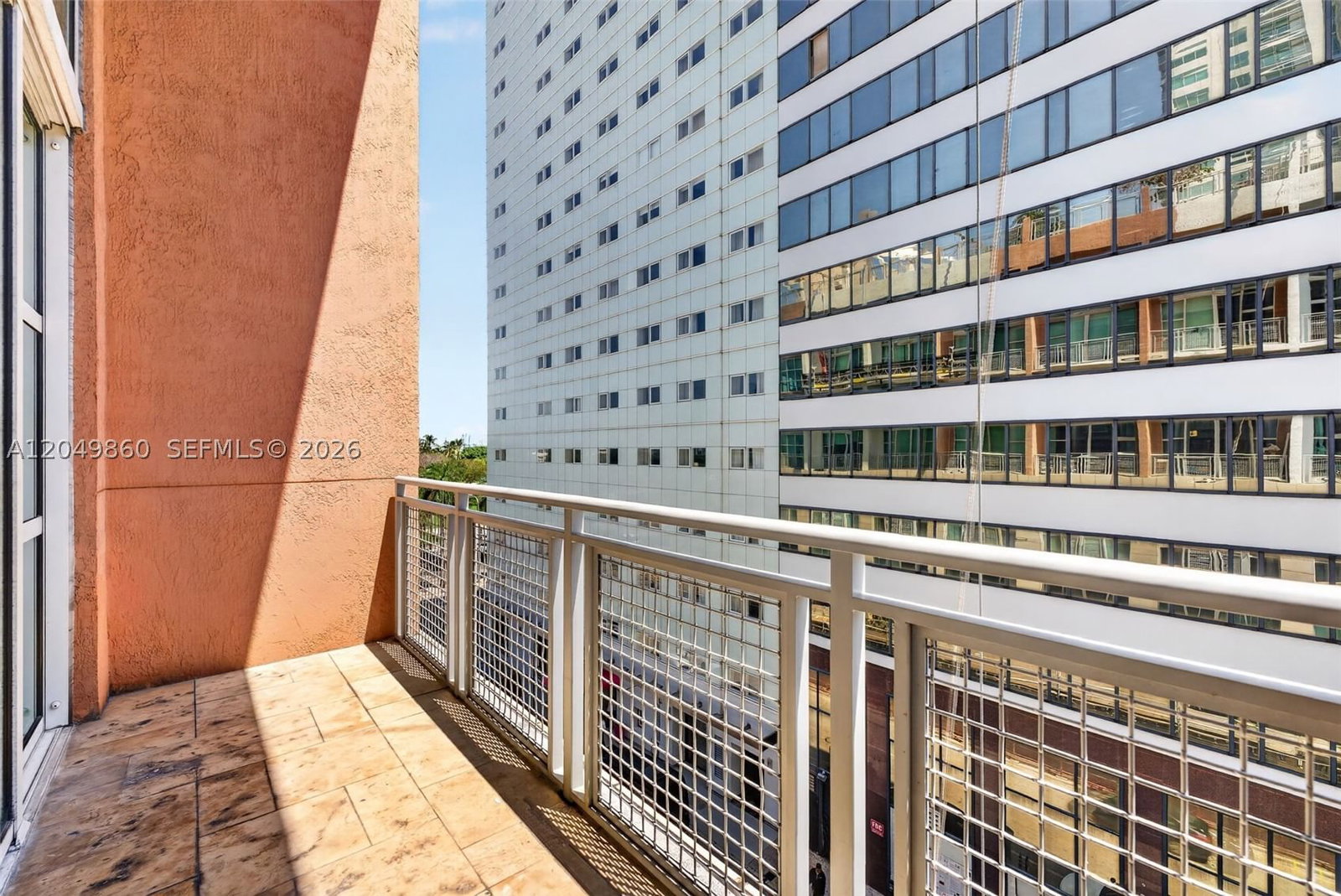 Real estate property located at 253 2nd St #424, Miami-dade, Vizcayne South Condo, Miami, FL