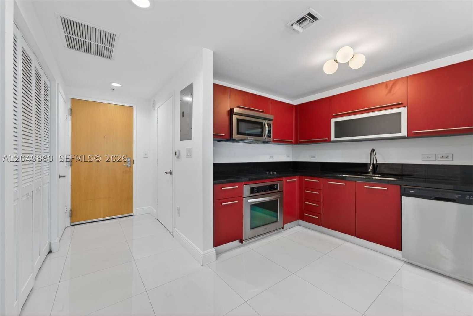 Real estate property located at 253 2nd St #424, Miami-dade, Vizcayne South Condo, Miami, FL