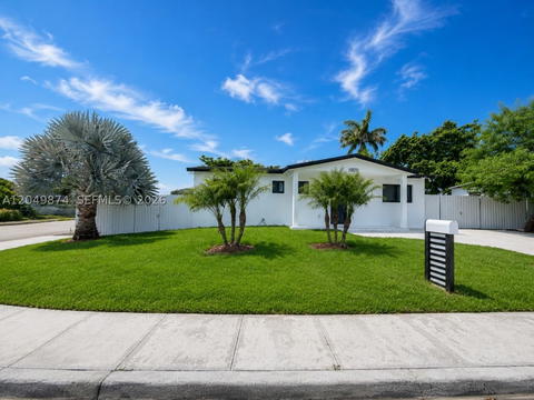 Real estate property located at 11820 223rd St, Miami-dade, Marcia-jane Sub, Miami, FL