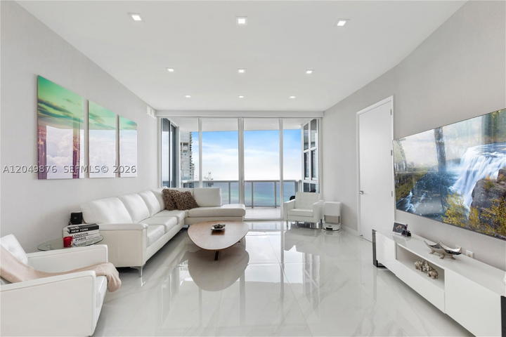 Real estate property located at 18201 Collins Ave #3504, Miami-dade, Trump Royale Condo, Sunny Isles Beach, FL