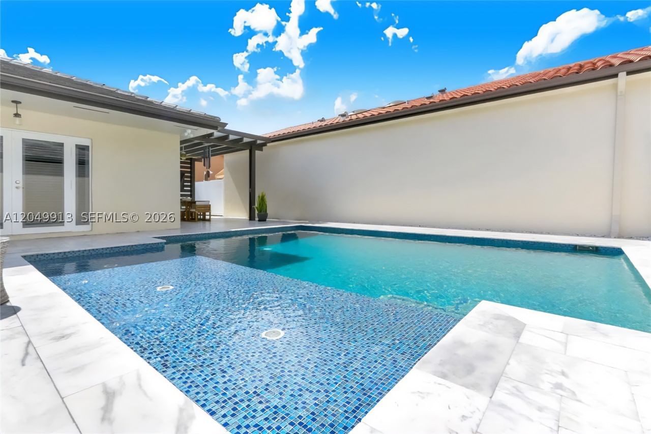 Real estate property located at 15241 89th Ave, Miami-dade, West Lakes Gardens 1st Add, Miami Lakes, FL