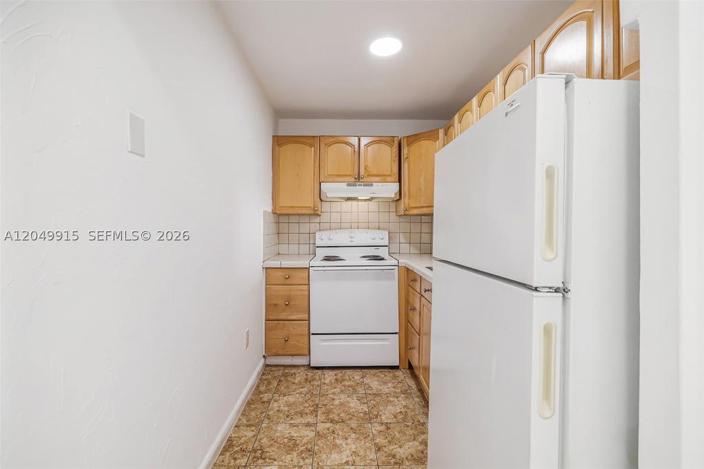 Real estate property located at 6200 Flagler St #208, Miami-dade, Fair Lawn, Miami, FL