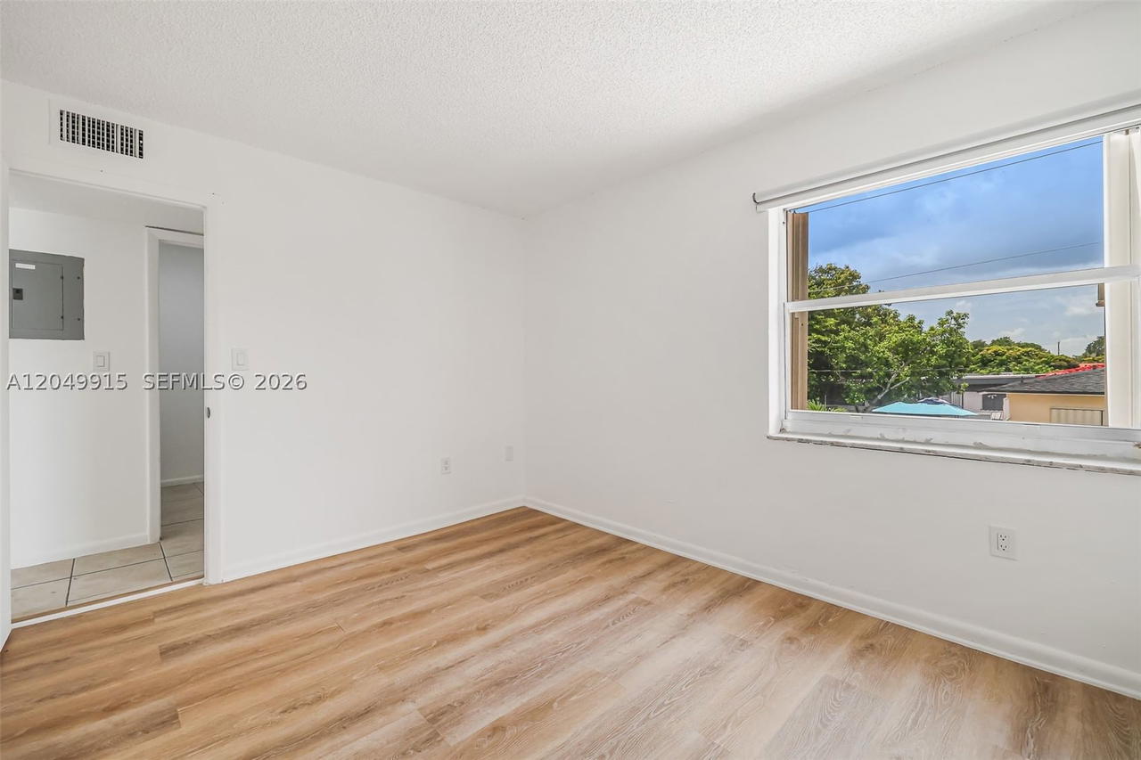 Real estate property located at 6200 Flagler St #208, Miami-dade, Fair Lawn, Miami, FL