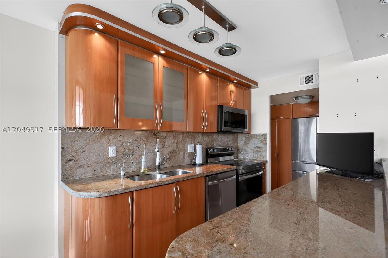 Real estate property located at 230 174th St #902, Miami-dade, Winston Tower 300, Sunny Isles Beach, FL