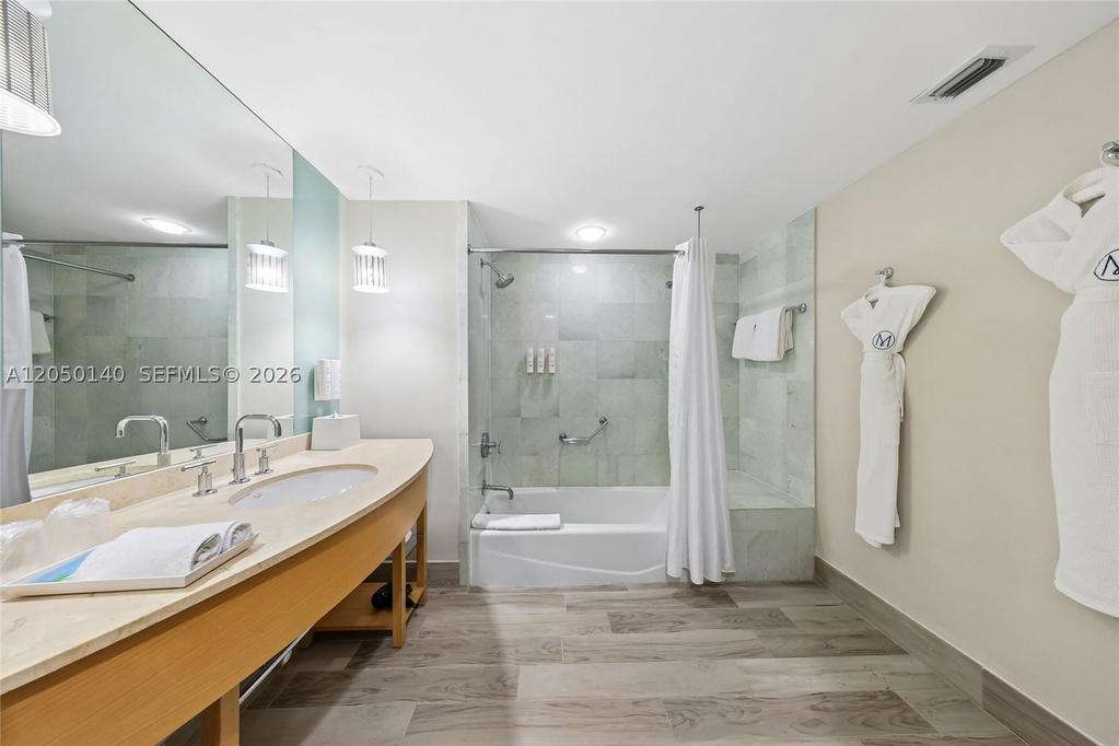 Real estate property located at , Miami-dade, M Resort Residences Condo, Sunny Isles Beach, FL