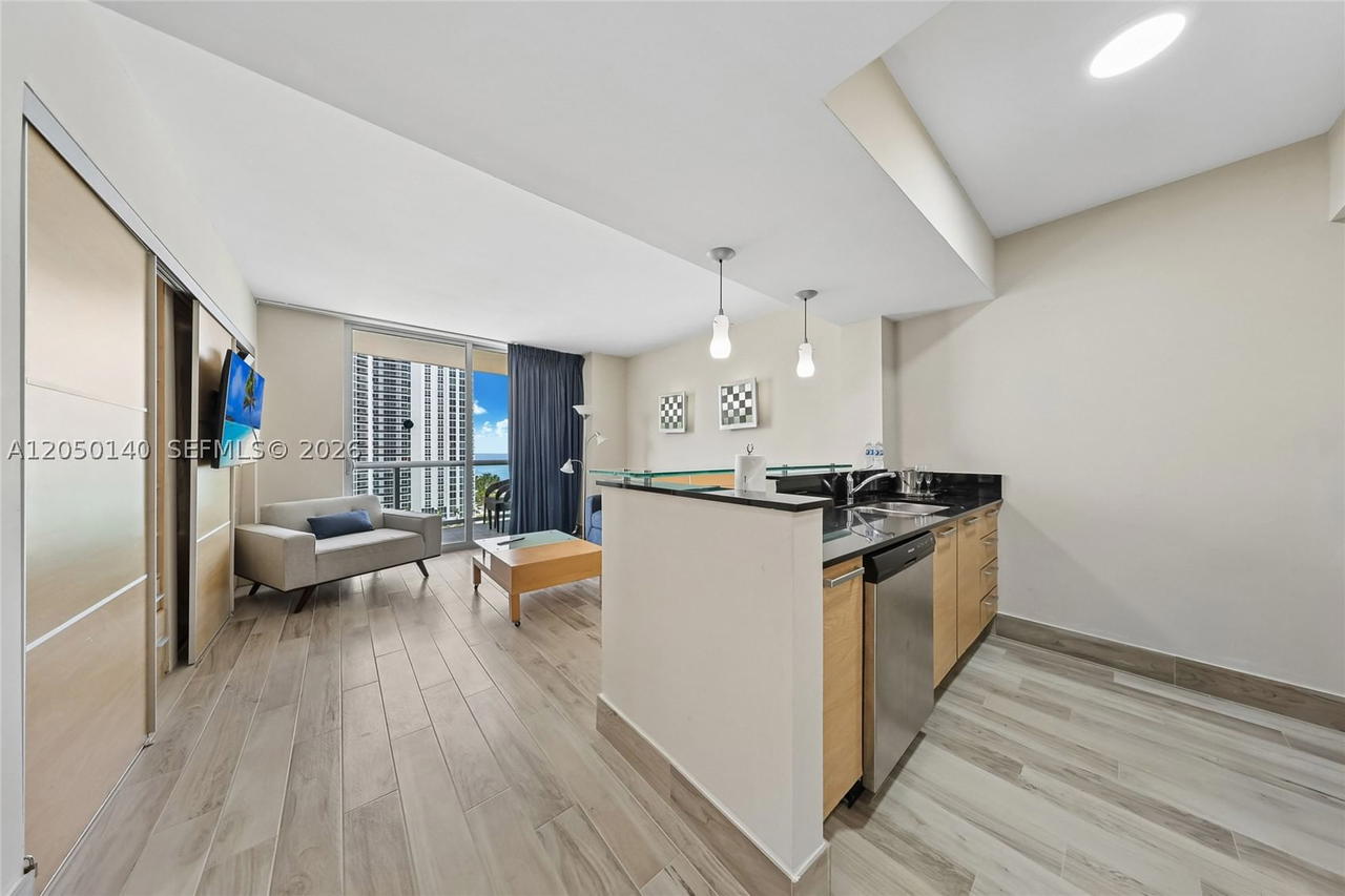 Real estate property located at , Miami-dade, M Resort Residences Condo, Sunny Isles Beach, FL