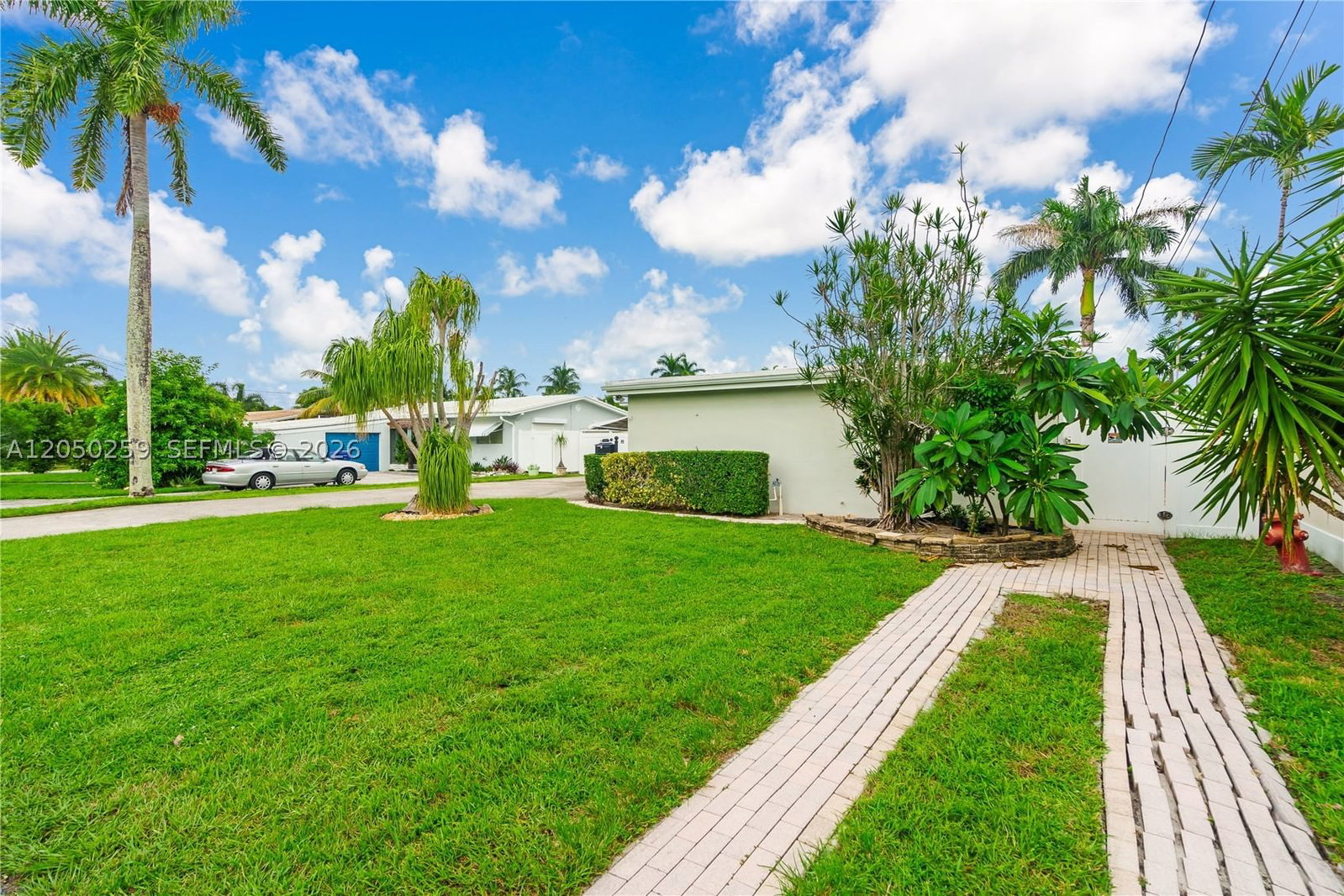 Real estate property located at 2424 18th Ave, Broward, Middle River Manor, Wilton Manors, FL