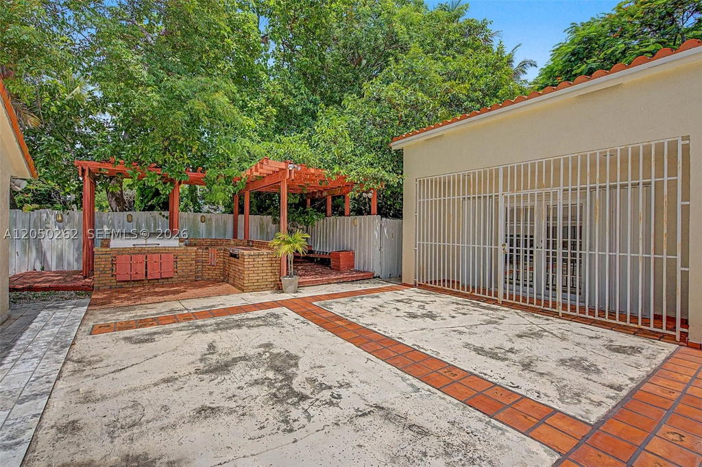 Real estate property located at 7030 72nd Street, Miami-dade, Sunswept Groves, Miami, FL