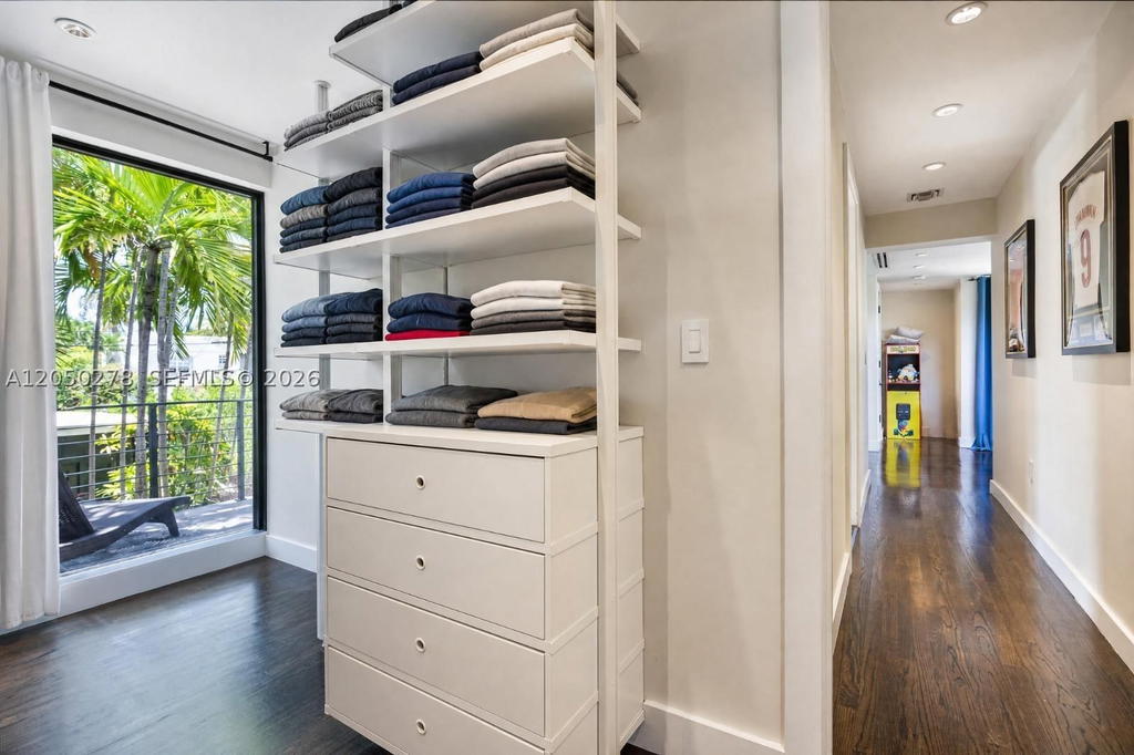 Real estate property located at 1548 Biarritz Dr, Miami-dade, Isle Of Normandy Trouvill, Miami Beach, FL