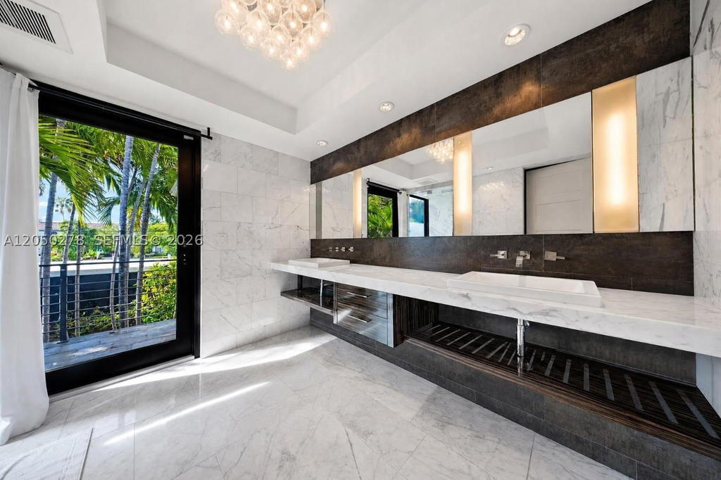 Real estate property located at 1548 Biarritz Dr, Miami-dade, Isle Of Normandy Trouvill, Miami Beach, FL