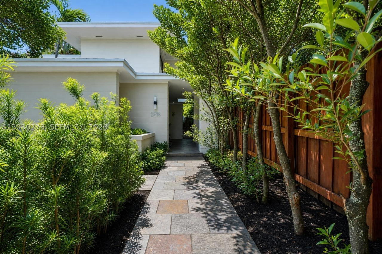Real estate property located at 1548 Biarritz Dr, Miami-dade, Isle Of Normandy Trouvill, Miami Beach, FL