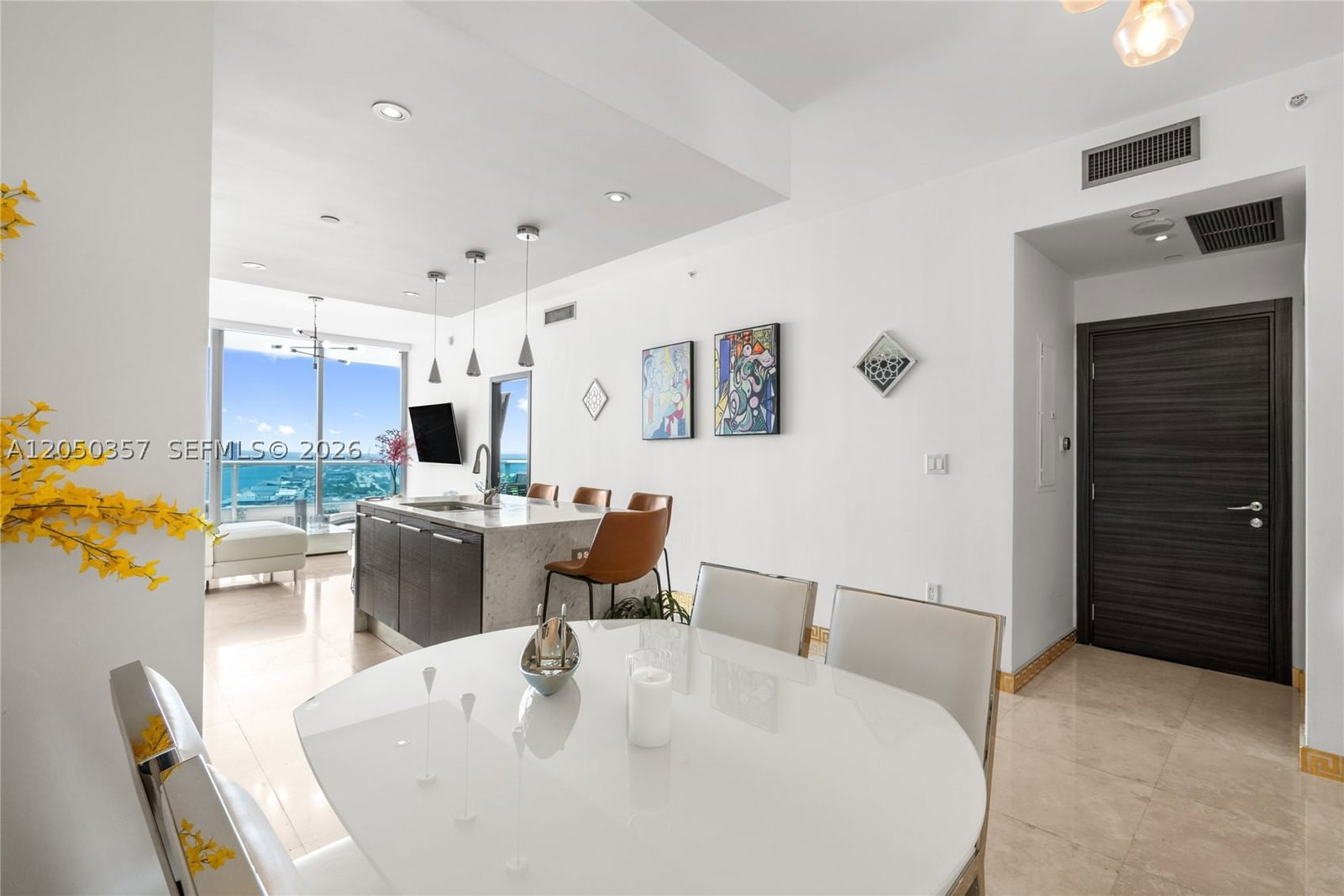 Real estate property located at 900 Biscayne Blvd #3704, Miami-dade, 900 Biscayne Bay Condo, Miami, FL