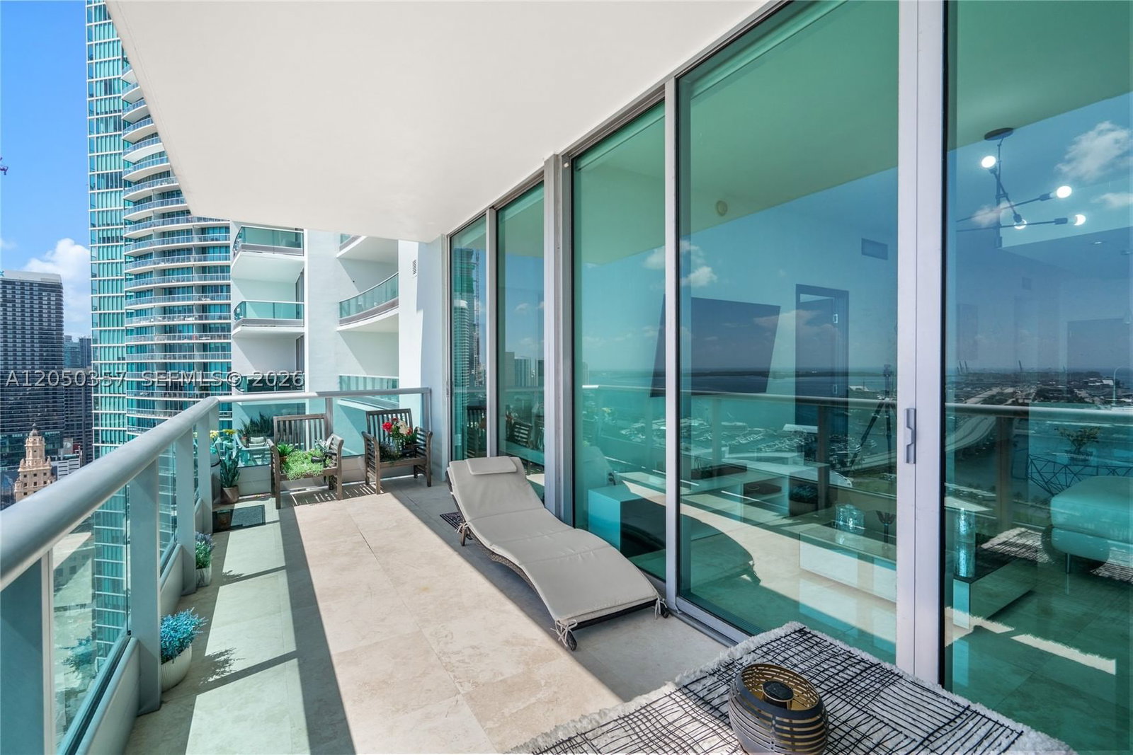 Real estate property located at 900 Biscayne Blvd #3704, Miami-dade, 900 Biscayne Bay Condo, Miami, FL